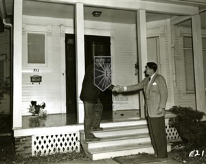 Image description is not available for 1955.075